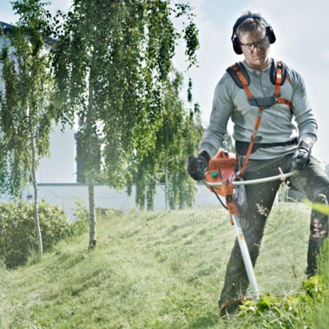 Křovinořezy a vyžínače